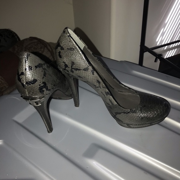 Tory Burch Snakeskin Pumps - Picture 2 of 6